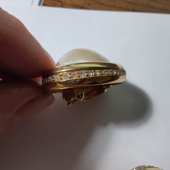 Givenchy earrings - Picture 2 of 5